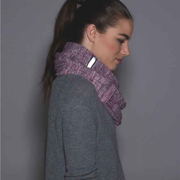 Lululemon | Vinyasa Scarf & Adjustable Yoga Wrap in Space Dye Camo Berry Rumble - Picture 9 of 14